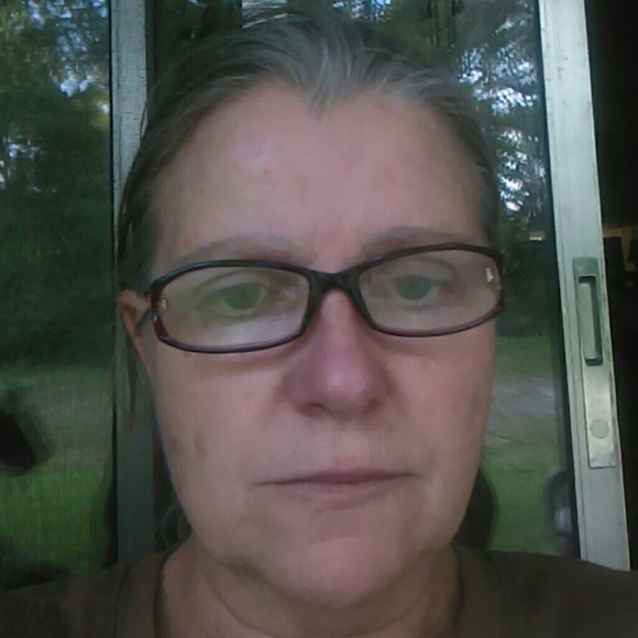 Profile Picture of Bonnie Hysmith (@yvonne_1) on Poshmark