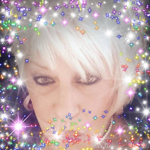 Profile Picture of Nancy Button (@buttonbutton100) on Poshmark