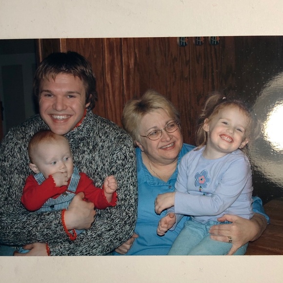 Profile Picture of Kate Ness (@katen2021) on Poshmark