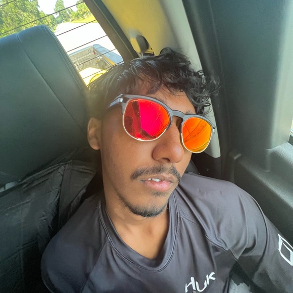 Profile Picture of Sameer Bacchus (@sameerbacchu) on Poshmark