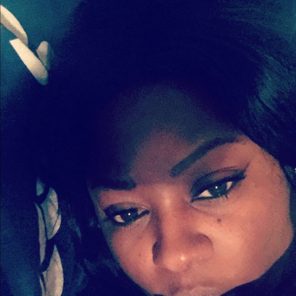 Profile Picture of Ladonna Patterson (@donnadom1984) on Poshmark