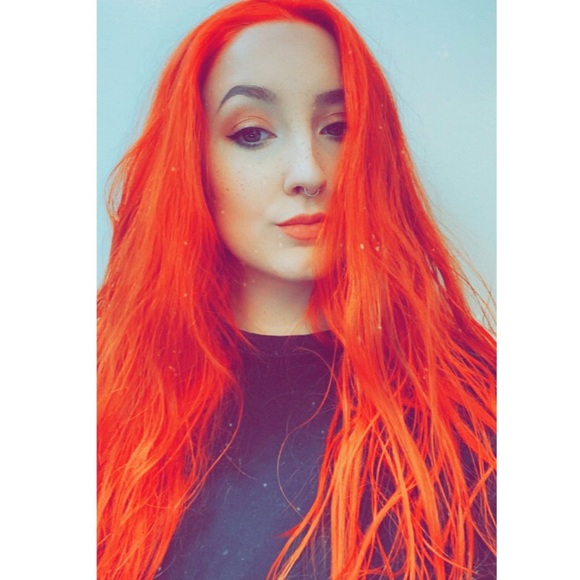 Profile Picture of Alisa Eveland (@alisane_) on Poshmark