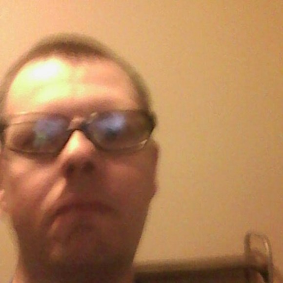 Profile Picture of Robert Eltrich (@roberteltrich) on Poshmark