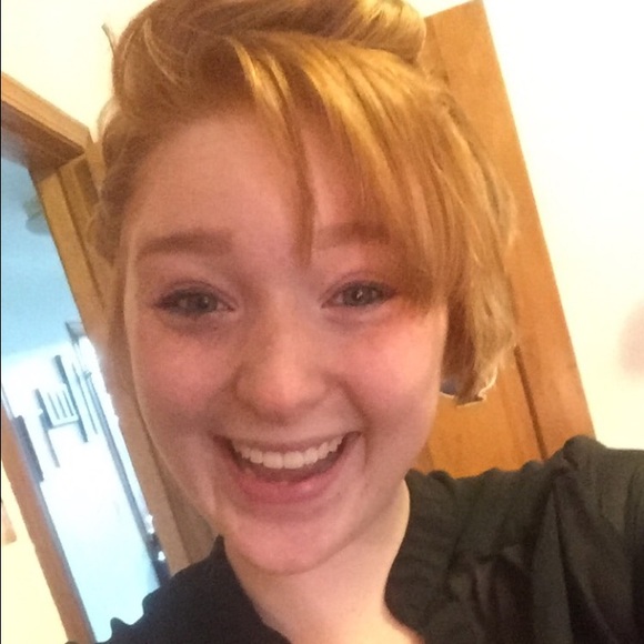 Profile Picture of Kimber Loftus (@kloftus98) on Poshmark