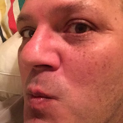 Profile Picture of WaveyDavey (@DaveyThink) on Twitter