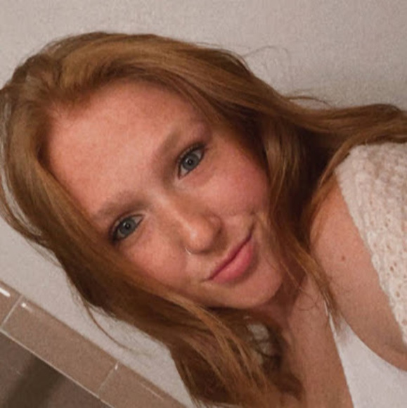 Profile Picture of Taylor Farrell (@taylorfarrel195) on Poshmark