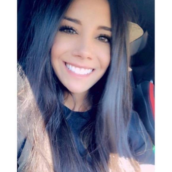 Profile Picture of Trisha Carlos (@trishacrls) on Poshmark