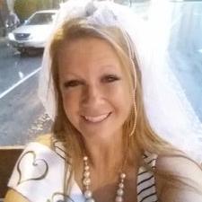 Profile Picture of Melanie Benson (@bensalenio) on Twitter