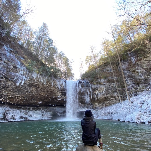 Riza Redosendo - Poshmark Profile Picture of Riza Redosendo (@itsreez_14) on Poshmark