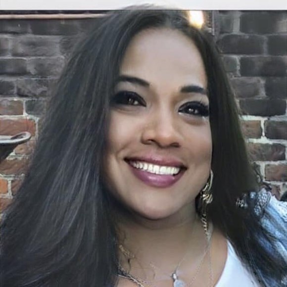 Profile Picture of Sandra Hugger bolton (@sandrab189) on Poshmark