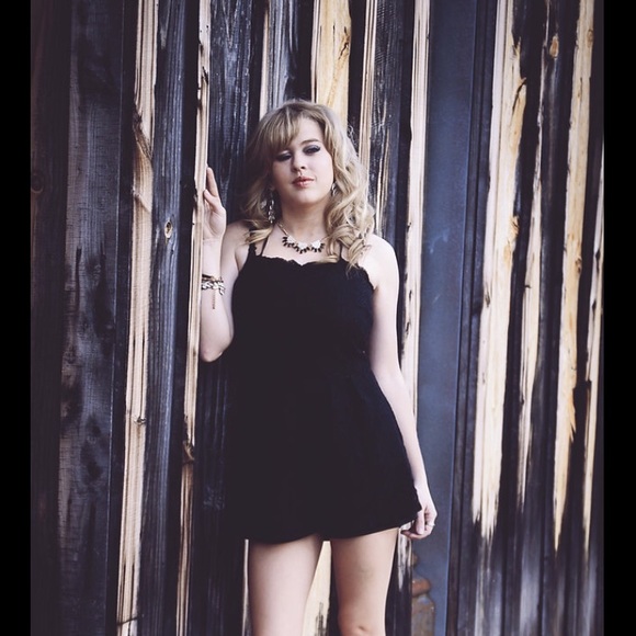 Profile Picture of Sinoury Lindsey (@sinouryshae) on Poshmark