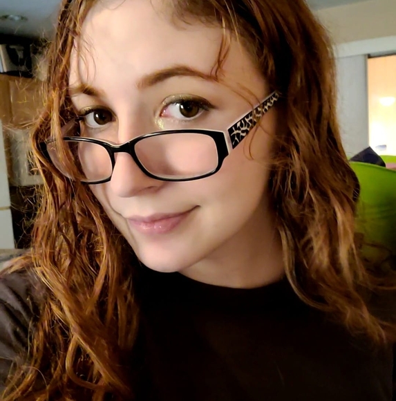 Profile Picture of Kyra Schultz (@kyraschultz) on Poshmark