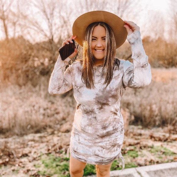 Profile Picture of Stevie Edwards (@steviesfinds) on Poshmark
