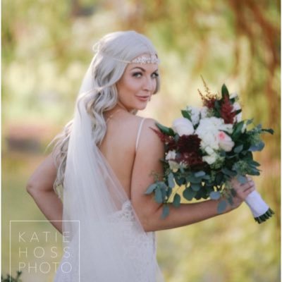 Profile Picture of Leslie Ewing (@LeslieLeahW) on Twitter