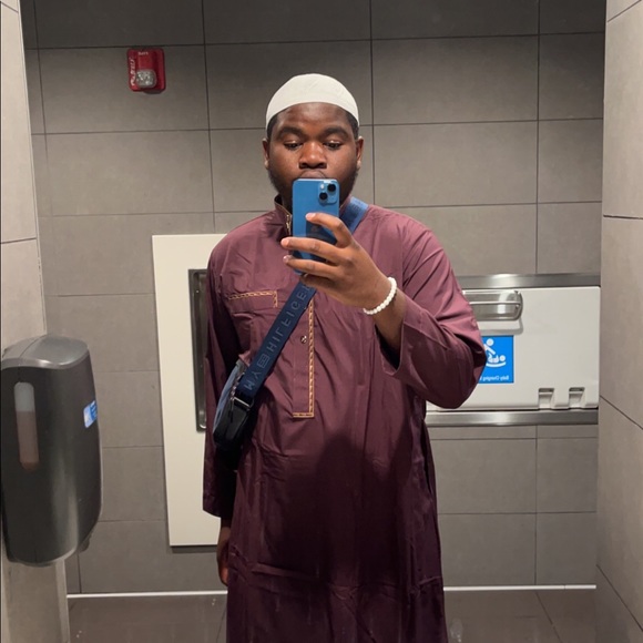 Liban Hassan - Poshmark Profile Picture of Liban Hassan (@leeresells) on Poshmark