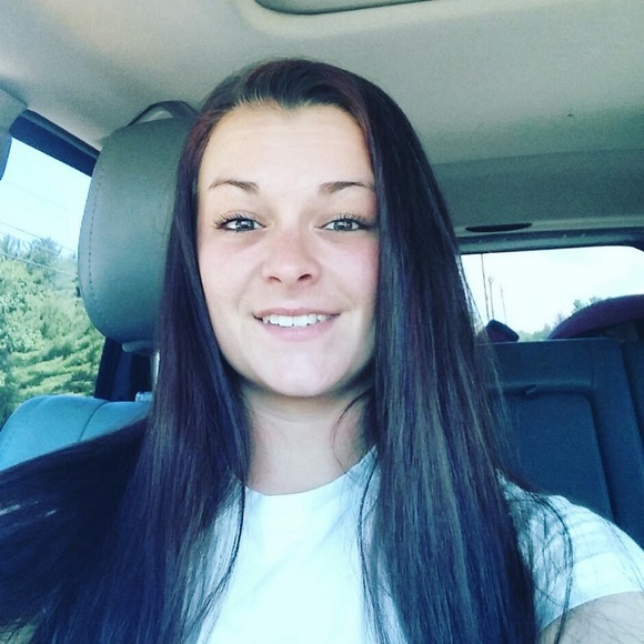 Profile Picture of Rachael Lewis (@rachaellewis04) on Poshmark