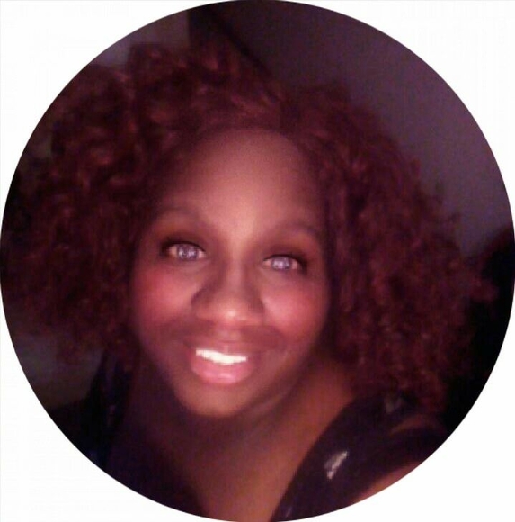 Profile Picture of Rashida Moore (@rashjmoore) on Poshmark