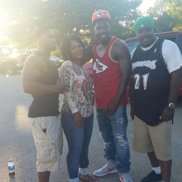 Profile Picture of Ray Moon (@marvinandray) on Poshmark