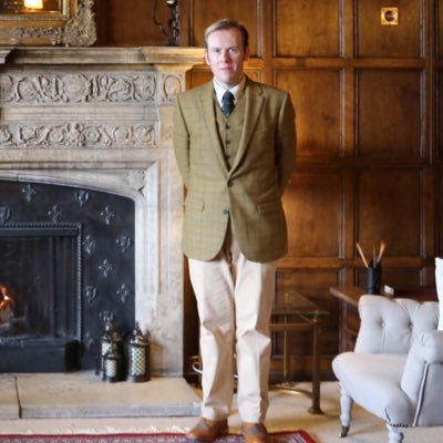 Profile Picture of Gordon Harrold (@TheRoyalFootman) on Twitter