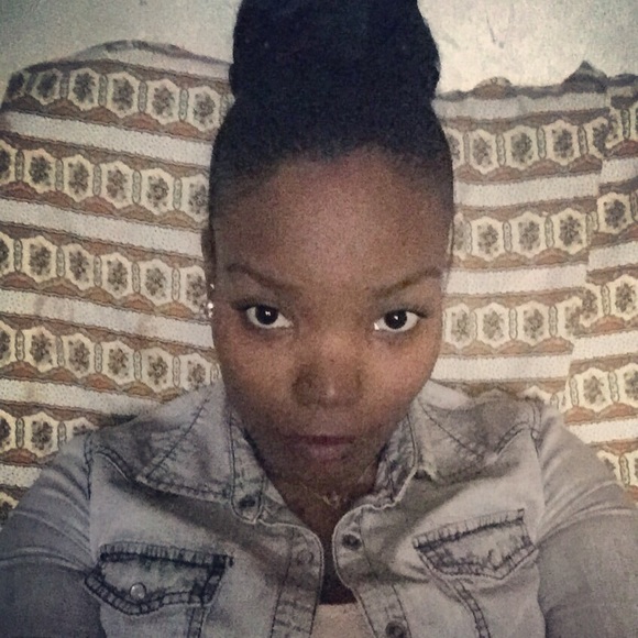 Kenisha Jones - Poshmark Profile Picture of Kenisha Jones (@nishaj30) on Poshmark