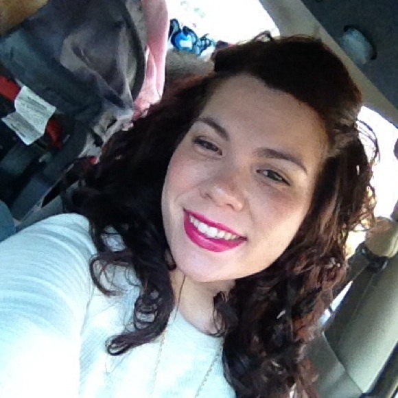Lynnette Martinez - Poshmark Profile Picture of Lynnette Martinez (@martinly26) on Poshmark