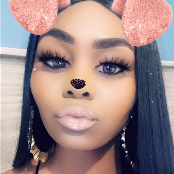 Profile Picture of Asia Sharp (@asiiababii) on Poshmark