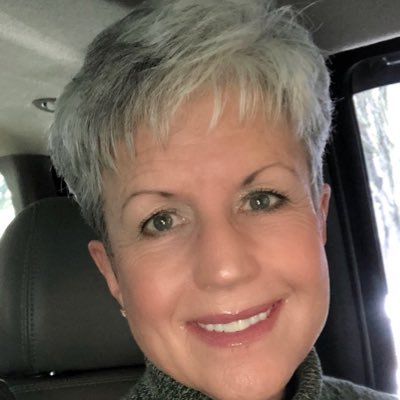 Profile Picture of Diane M. Lough (@RLipsRSealed) on Twitter