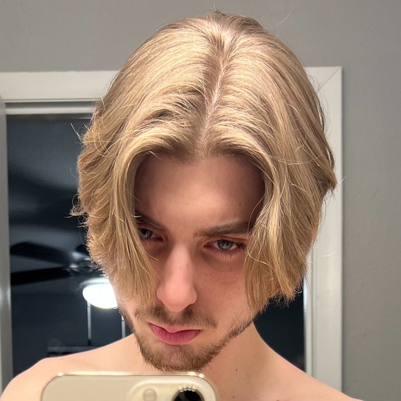 Profile Picture of Christopher Baumstein (@cbaumstein) on Poshmark