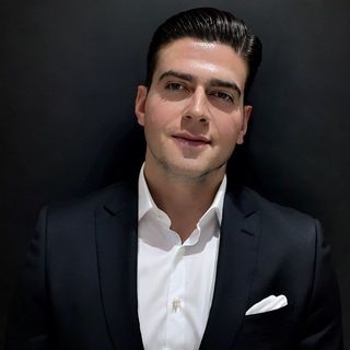 Profile Picture of Alex Fierro | Stylish Travel (@azfierro) on Instagram