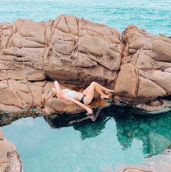 Profile Picture of Ashlynn Pearce (@ashlynnava06) on Poshmark