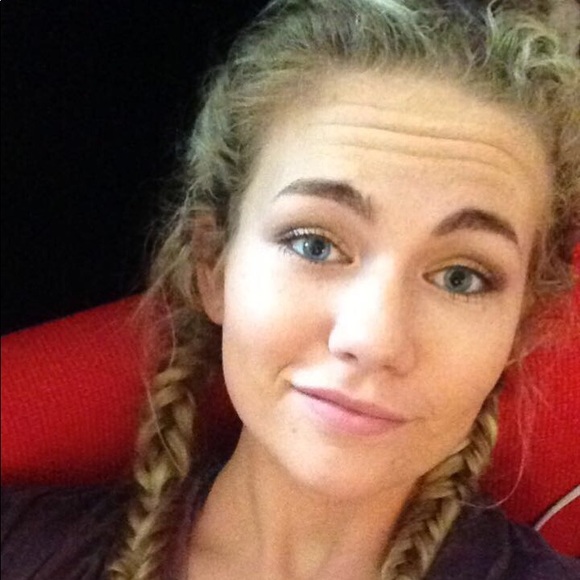 Profile Picture of Jaclyn Mclean (@jac5mclean) on Poshmark