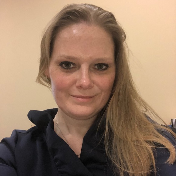 Profile Picture of Amy Swift (@amyswift79) on Poshmark