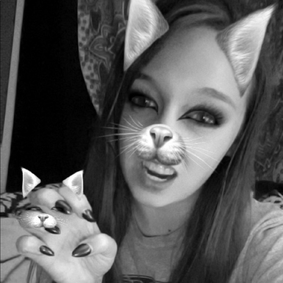Profile Picture of Katrina Mittlestadt (@katrina715) on Poshmark