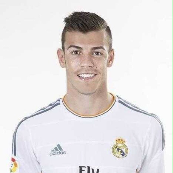 Profile Picture of Luis Estrella (@labestgjddas) on Poshmark