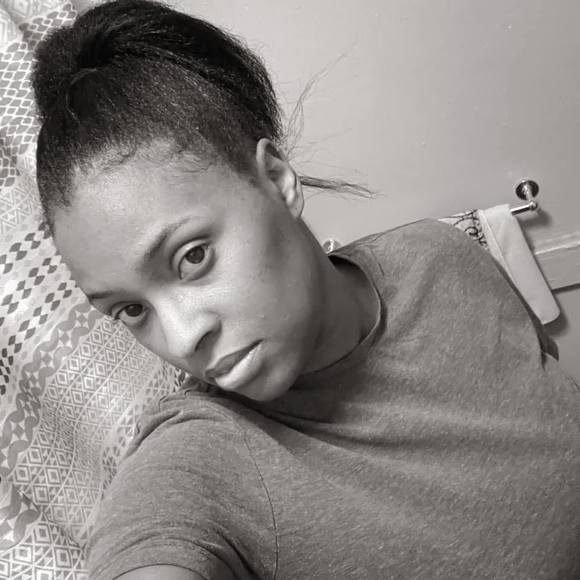 Profile Picture of Eleanor James (@jameseleanor) on Poshmark