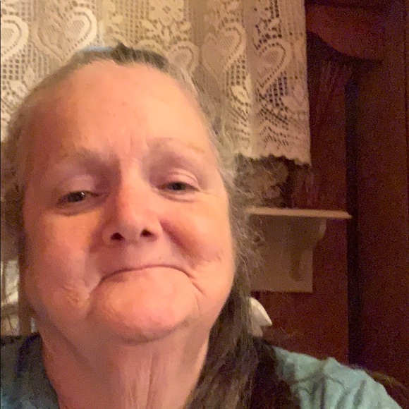 Profile Picture of Cindy Matthieu (@cindymatthieu) on Poshmark