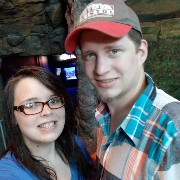 Profile Picture of Tyler Shinault (@tylershinault) on Poshmark