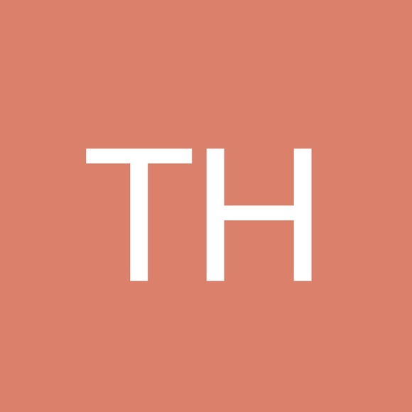 Profile Picture of Tyler Hernando (@tyler_hernando) on Poshmark