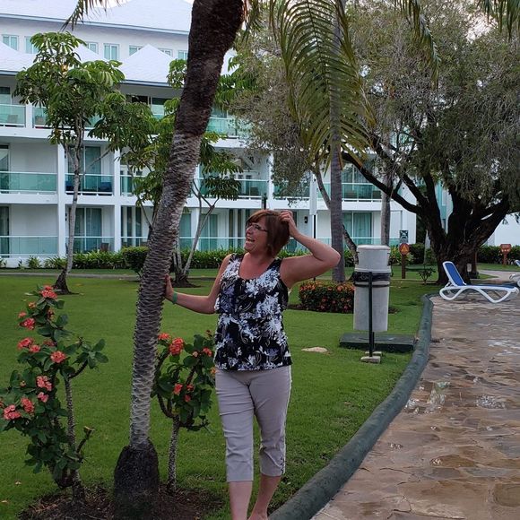 Profile Picture of Cheryl Runnalls (@cherylrunnalls) on Poshmark