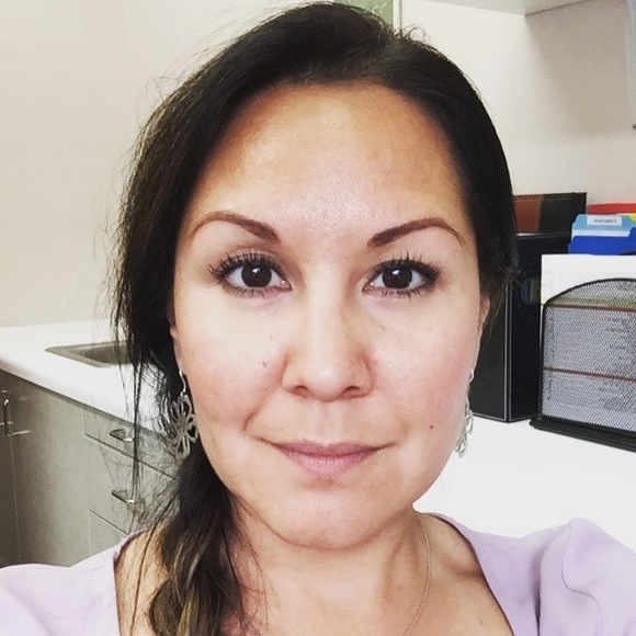 Profile Picture of Crystal Summer (@crystalsummer3) on Poshmark