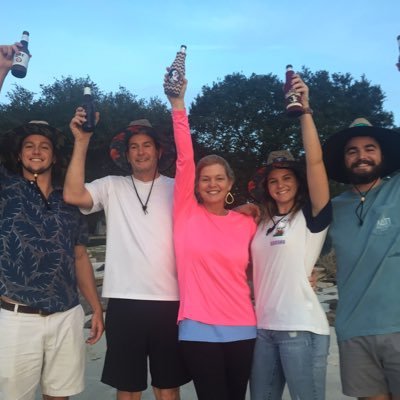 Profile Picture of Nancy Apple (@Napplemom3) on Twitter