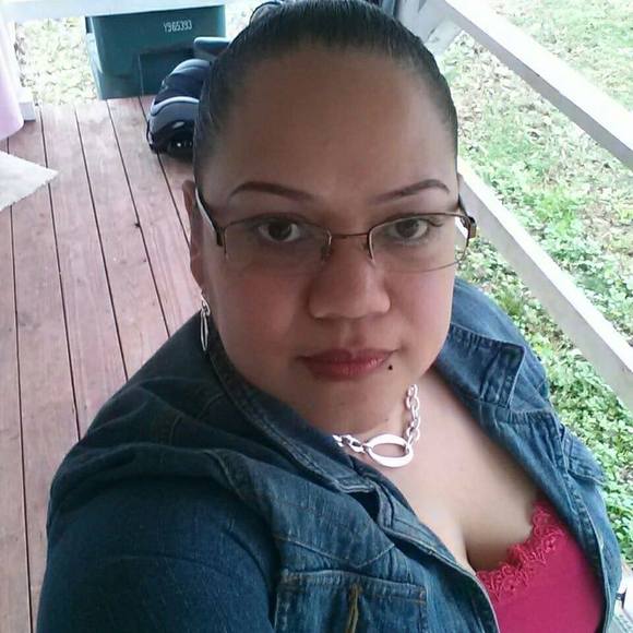 Profile Picture of Claudia Ochoa irias (@claudia272003) on Poshmark