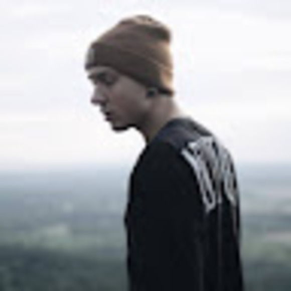 Profile Picture of Dominick Davis (@djd082192) on Poshmark