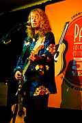 Profile Picture of Patty Larkin - Wikipediaon Wikipedia