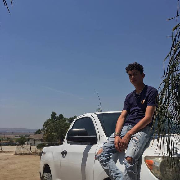 Profile Picture of Humberto Jesus romo (@hromo2045) on Poshmark