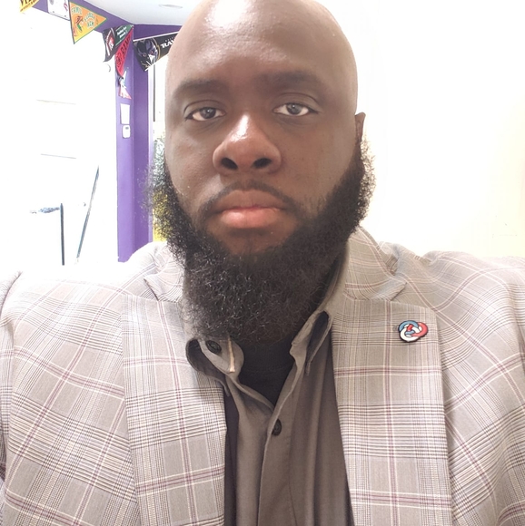 Profile Picture of Kareem Moore (@kmoore42010) on Poshmark