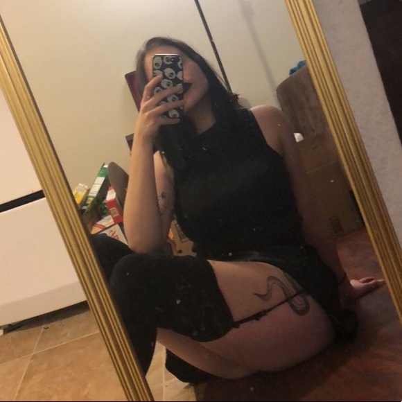 Profile Picture of Jacque Gasparek (@drunkswamphag) on Poshmark