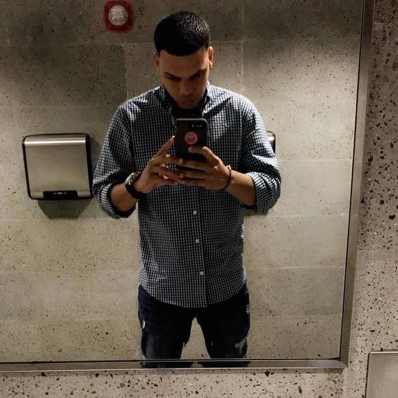 Profile Picture of Walter Gonzalez (@yedrielito) on Poshmark