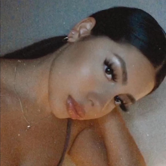 Profile Picture of Maya Jimenez (@mayaisabellaa) on Poshmark