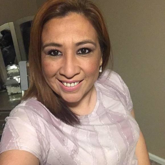 Profile Picture of Miluska Alburqueque (@milu999) on Poshmark